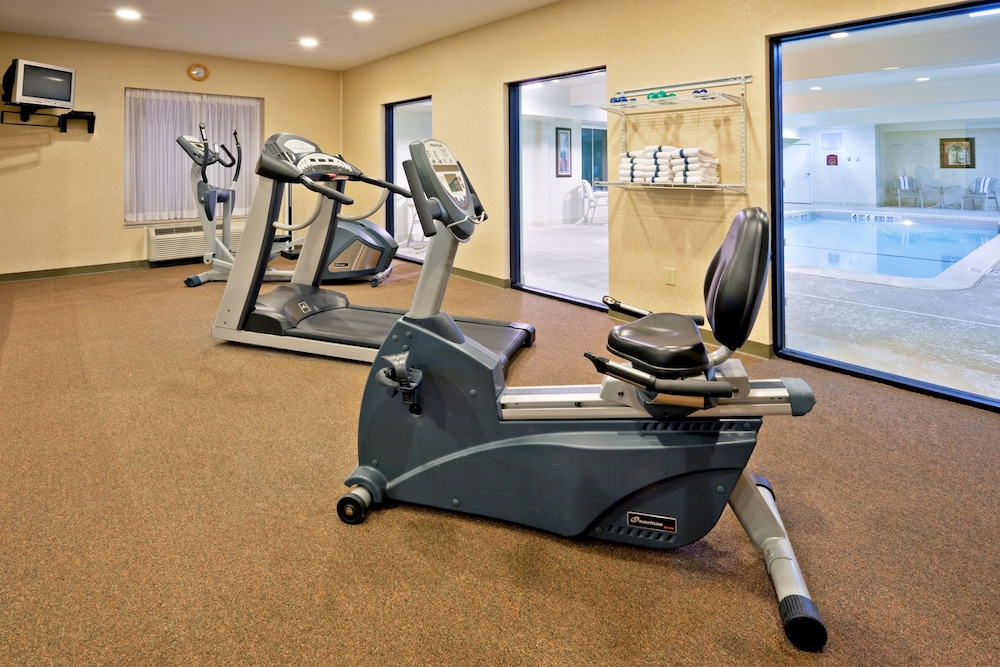 Holiday Inn Express Hotel And Suites Clifton Park 38/55