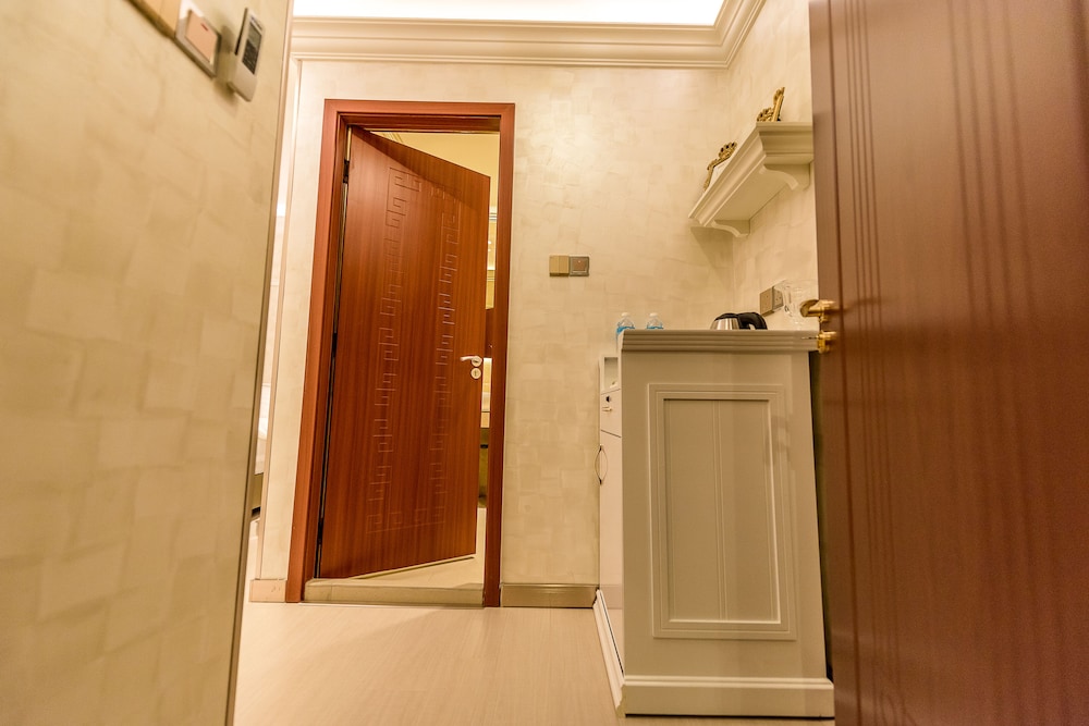 CJ Residence 38/40