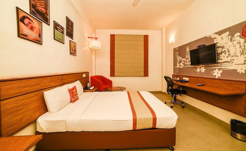 Max Hotel Prayagraj 24/48