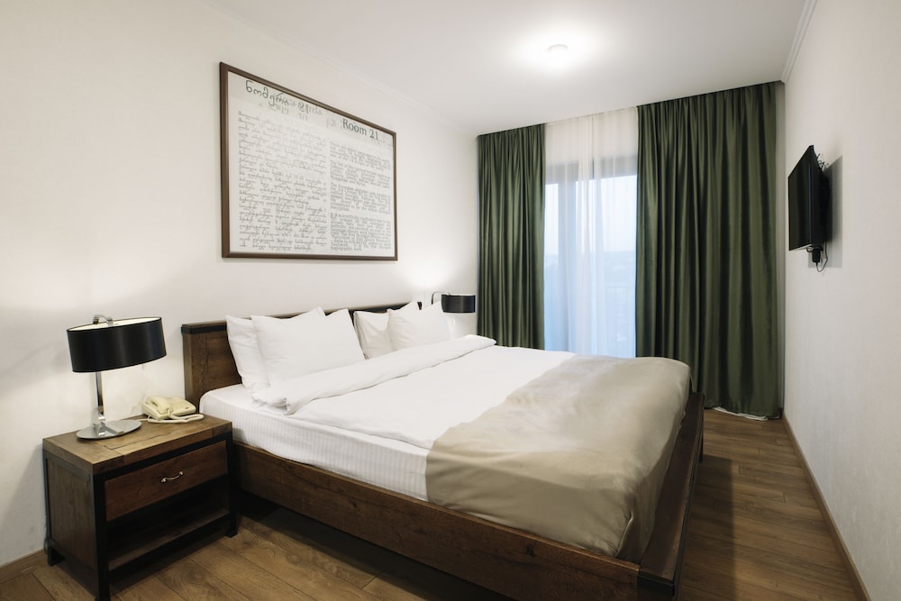 STANDARD, DOUBLE BED