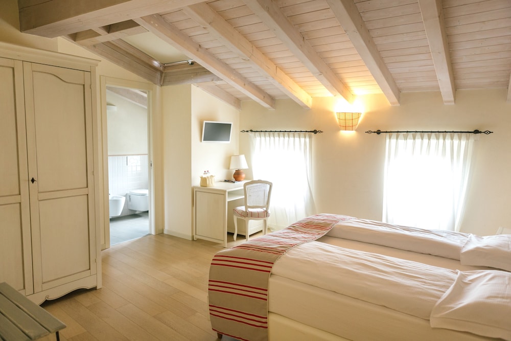 Hotel Villa Moron 16/50