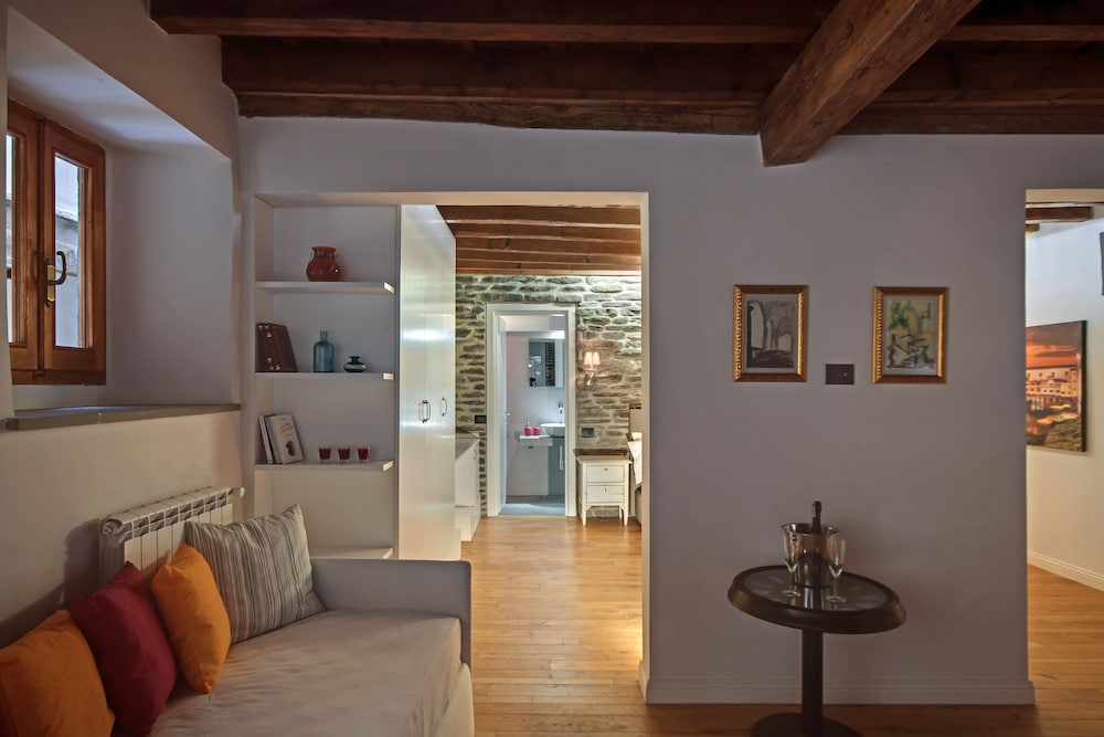 D Epoca Borgo Albizi Residence 20/30