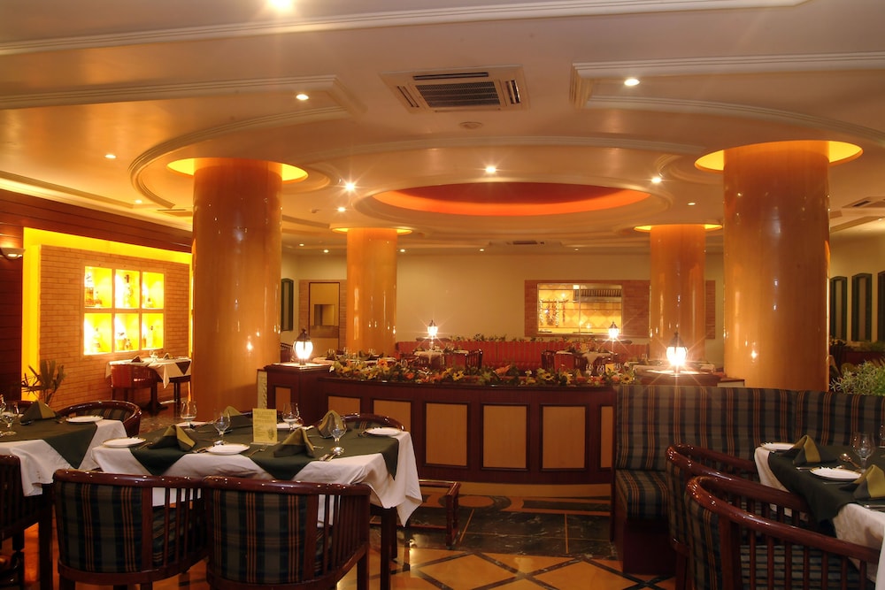 The Grand Regency 21/29