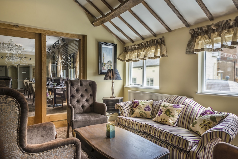 Best Western the Three Swans Hotel 38/69