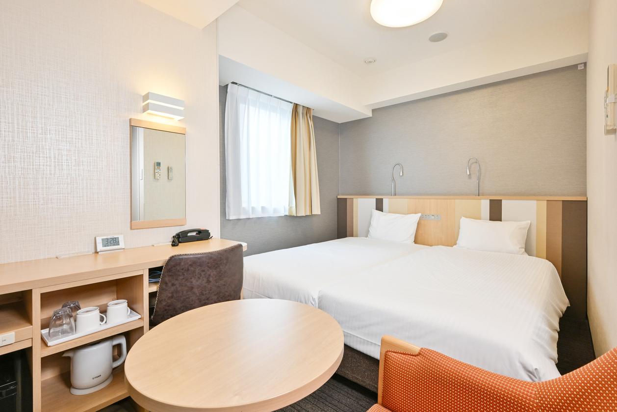 Hollywood, Single, 2 Double Beds, Smoking