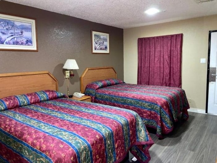 Golden Inn Dallas by Hotel O 10/50
