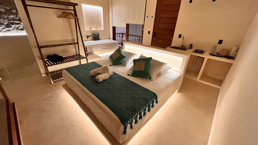 Tikul Hotel Boutique 50/50