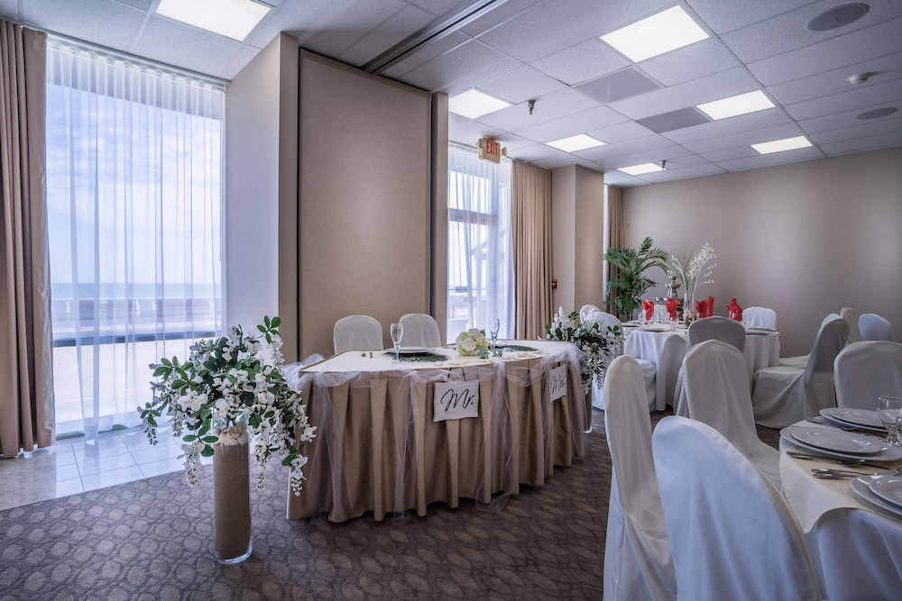 Grand Hotel Ocean City Oceanfront 33/63