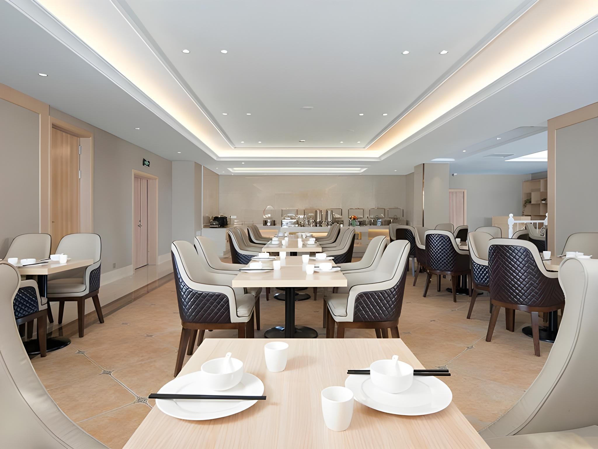 Vienna International Hotel (Tianjin Meijiang Convention and Exhibition Center) 29/35