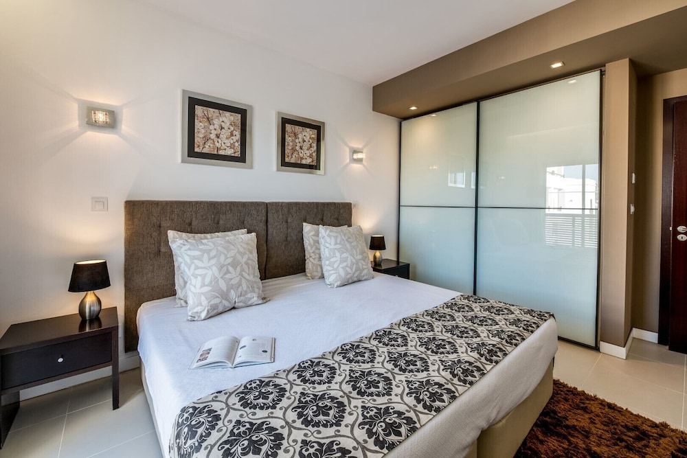 1 BEDROOM, APARTMENT, BALCONY, MAIN BUILDING