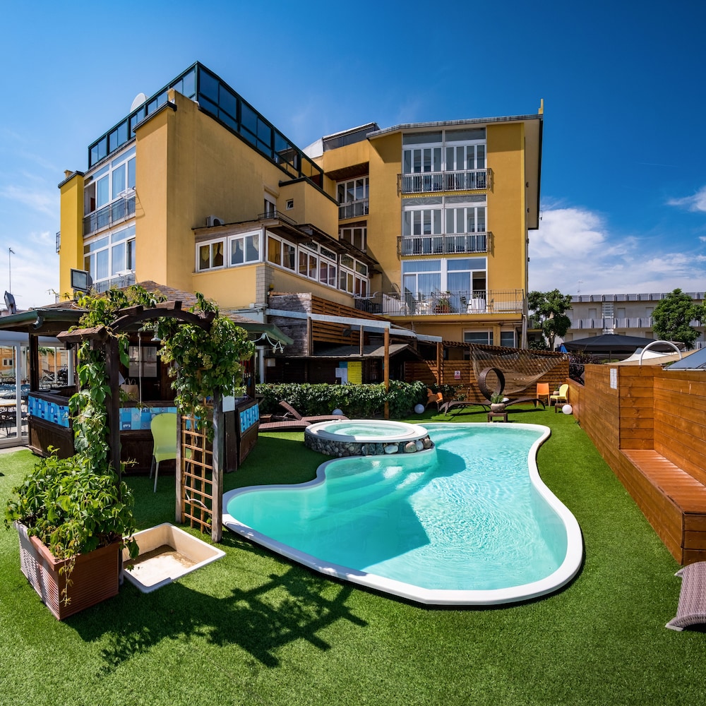 Hotel Estate 42/50