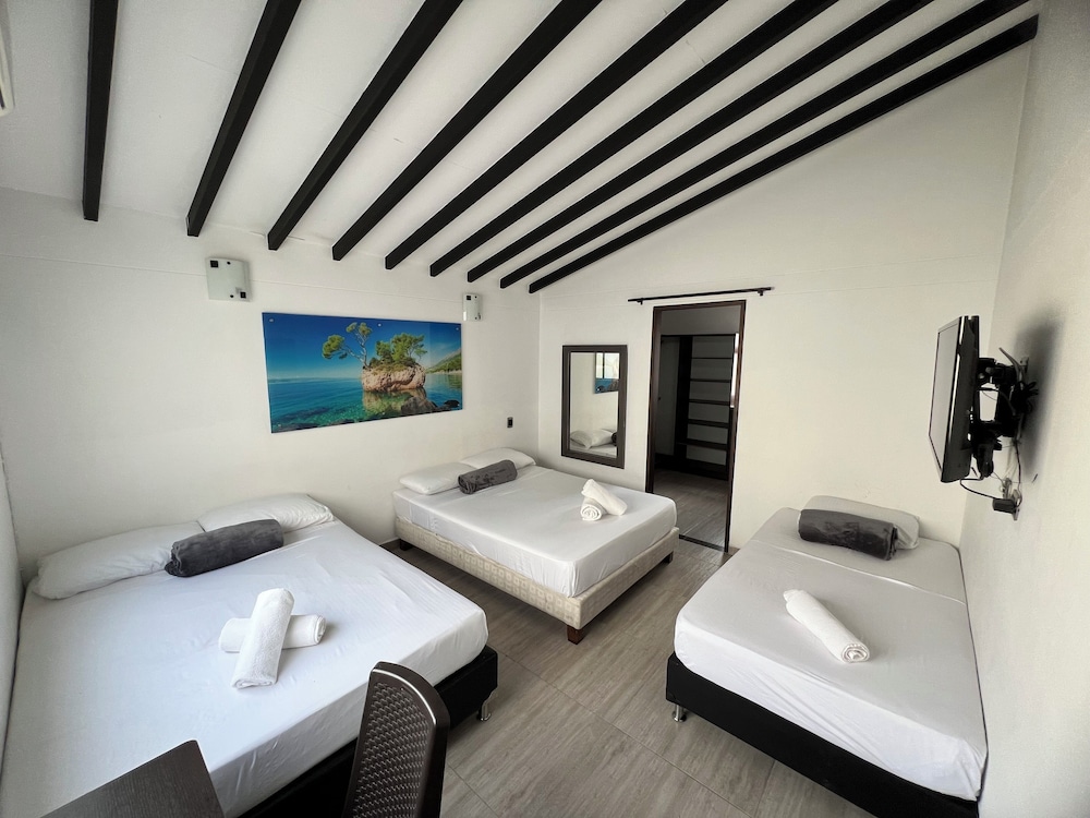 Hotel Jardin de Laureles Medellin 11/28