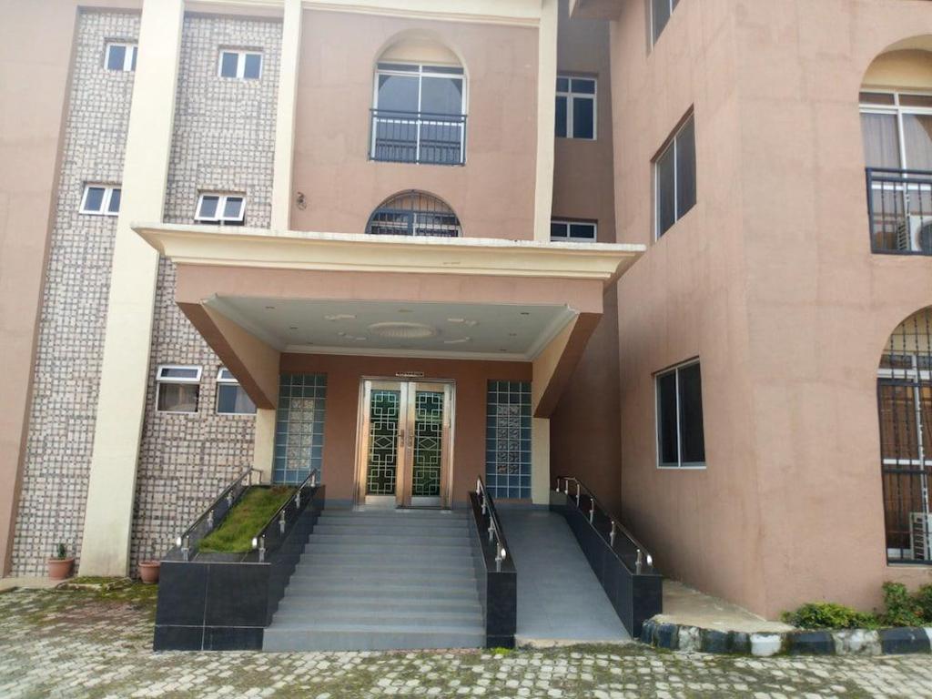 Modroy Hotel And Suites 1/14