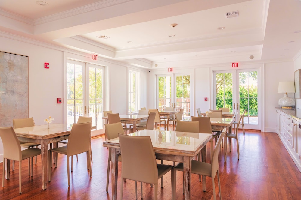 Oyster Bay Boutique Hotel 29/39