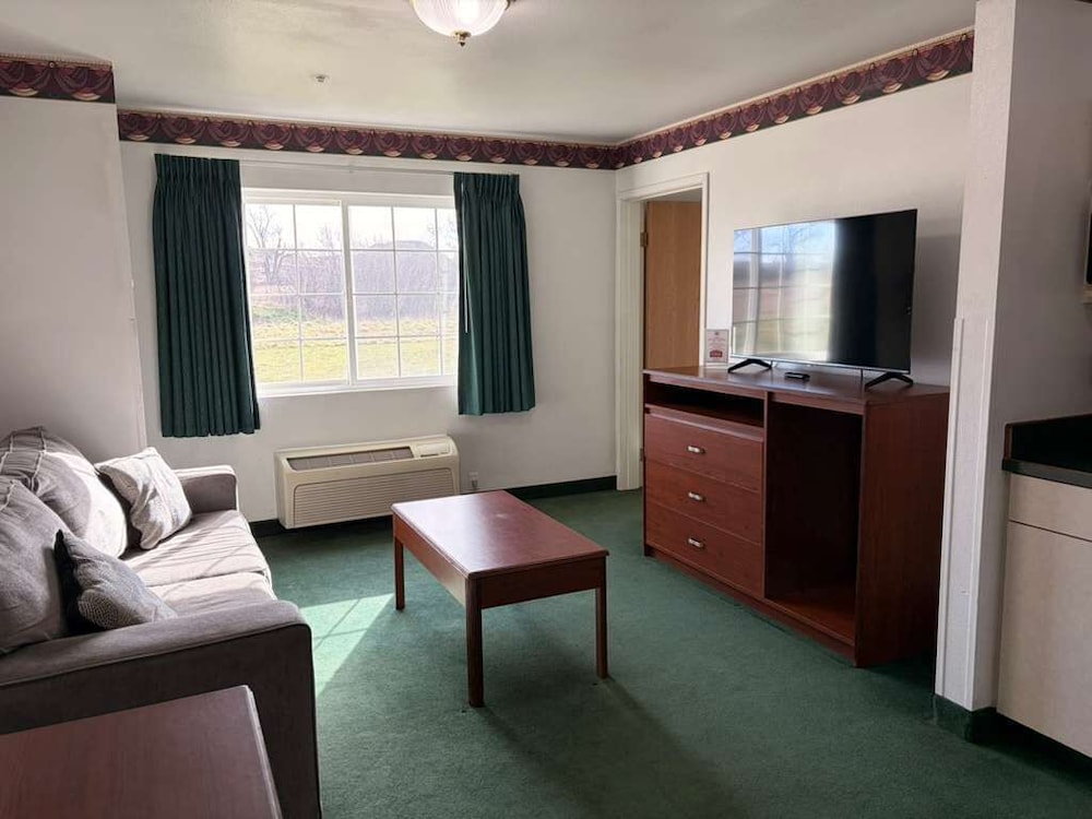 Fairbridge Inn & Suites Miles City 33/47