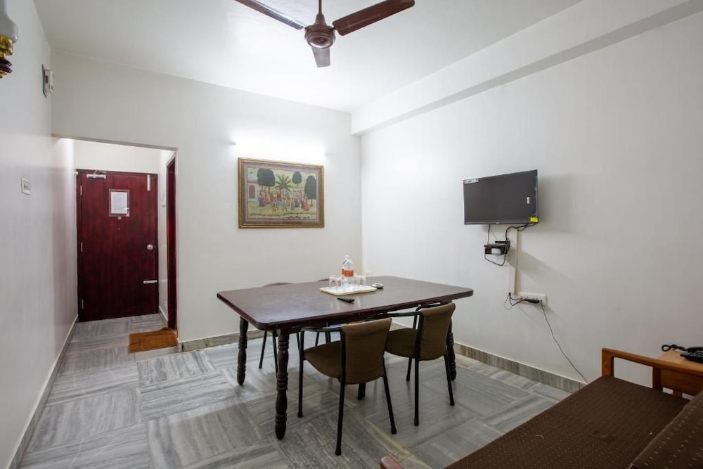 Sri Aarvee Hotels 19/30