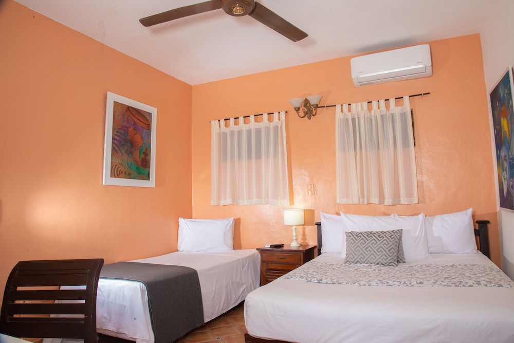 Hotel Dona Elvira 17/70