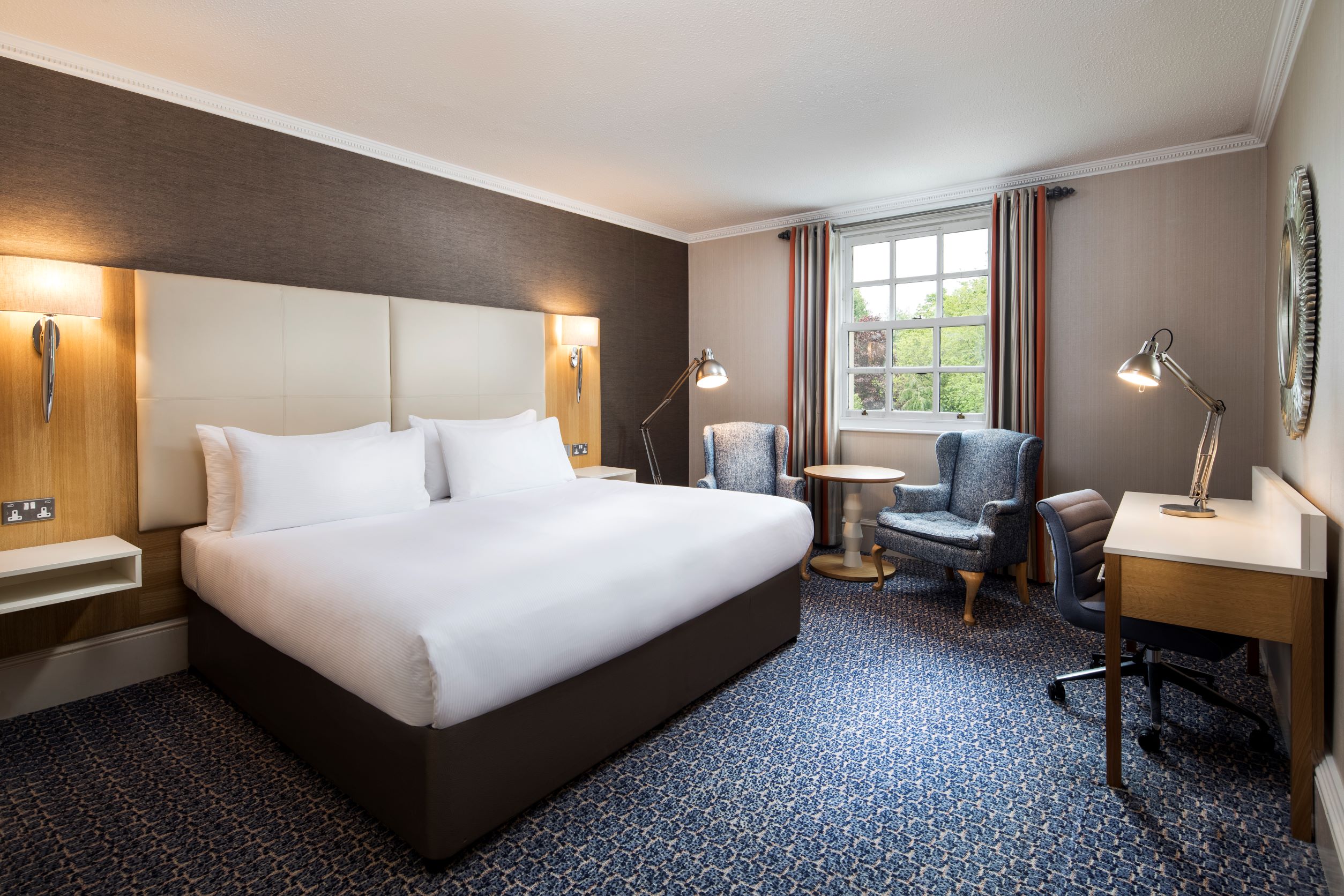 DELUXE, DOUBLE BED