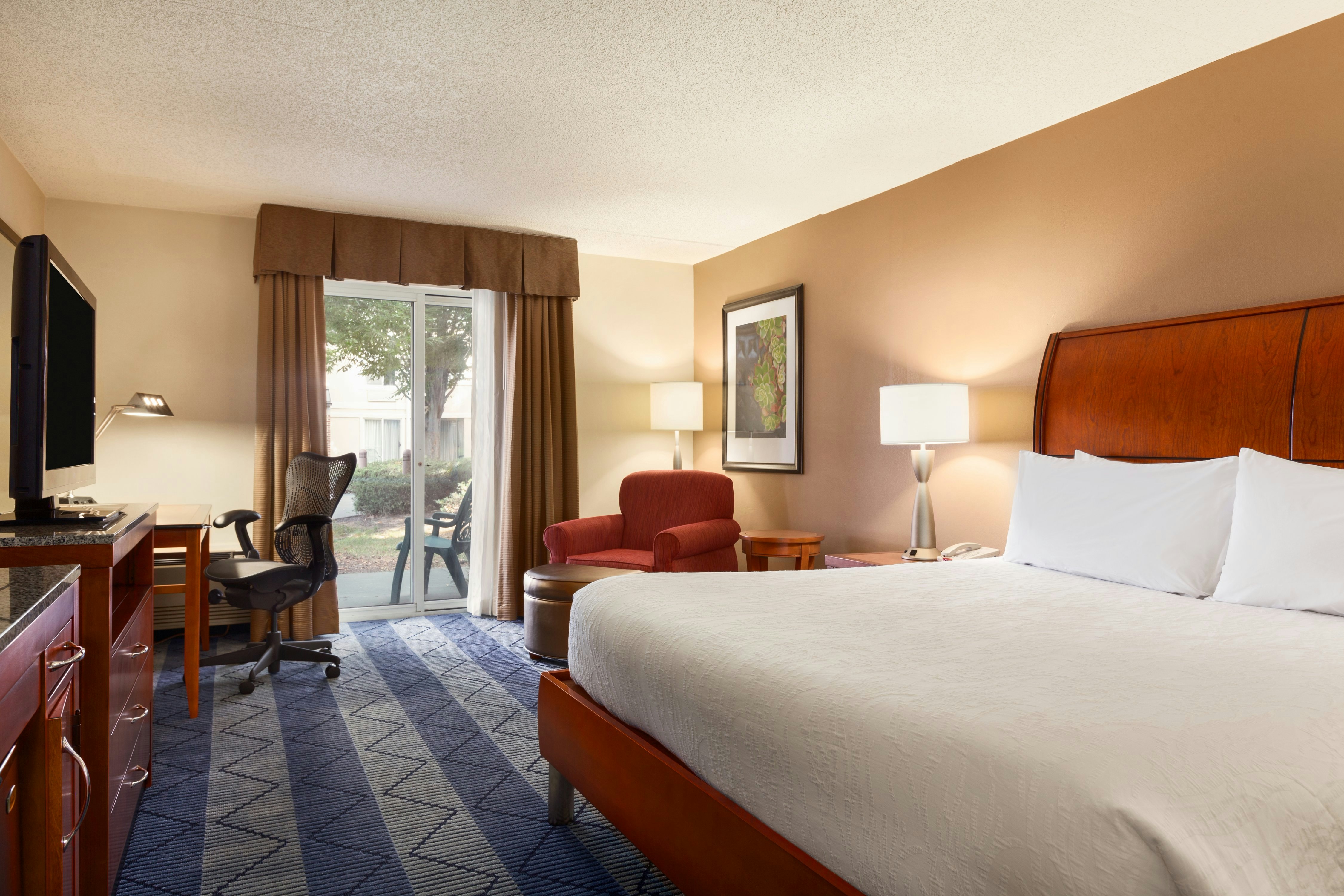 ROOM, KING BED, COURTYARD VIEW