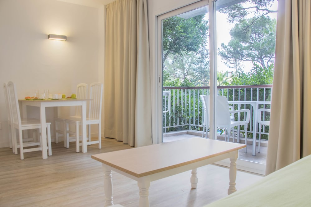 Aparthotel Houm Plaza Son Rigo 34/70