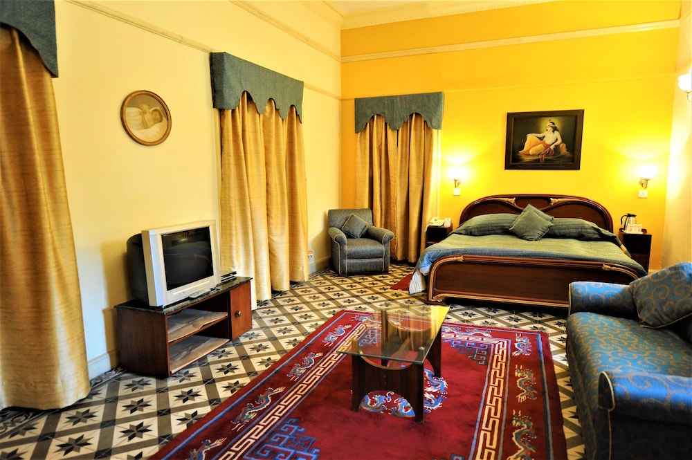 Welcomheritage Taragarh Palace 29/50