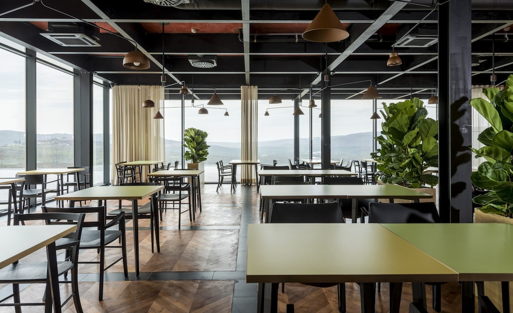Wine Heritage Hotel Roxanich 62/81