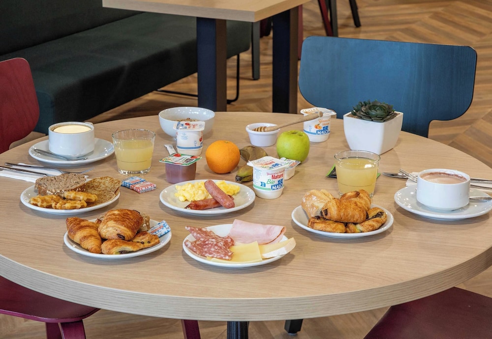 B&B HOTEL Lourdes Centre Gare 3 etoiles 31/48