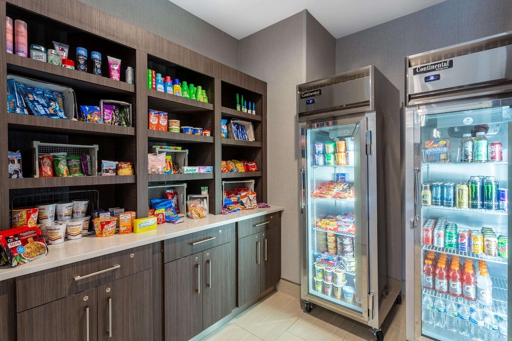 La Quinta Inn & Suites by Wyndham Shorewood 27/40