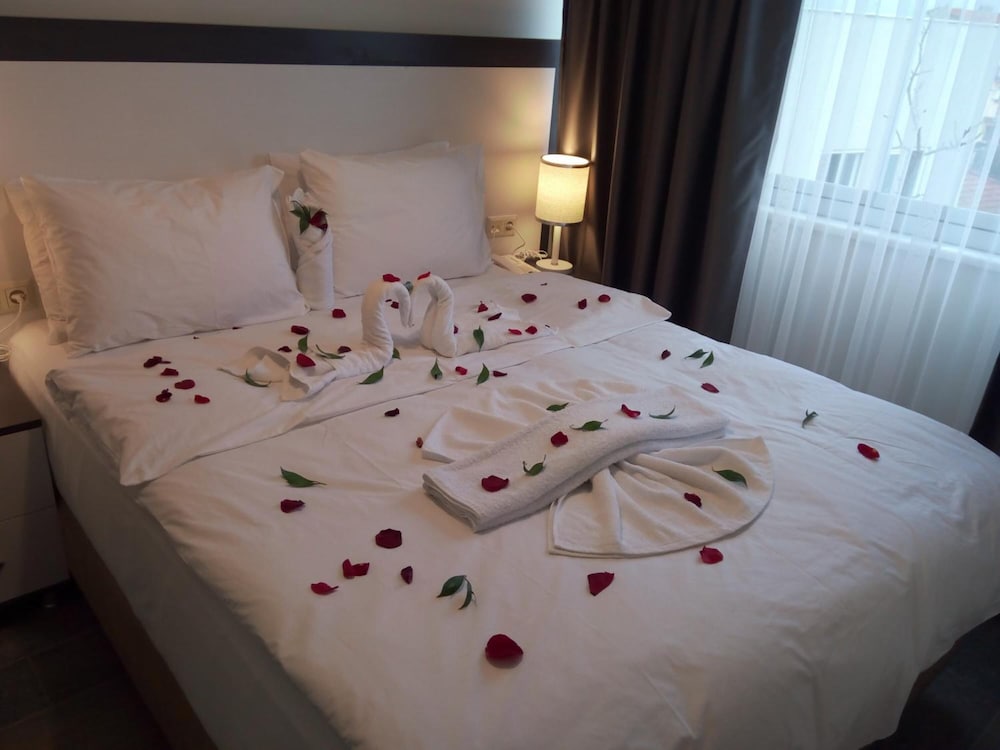 Eva Otel 16/50