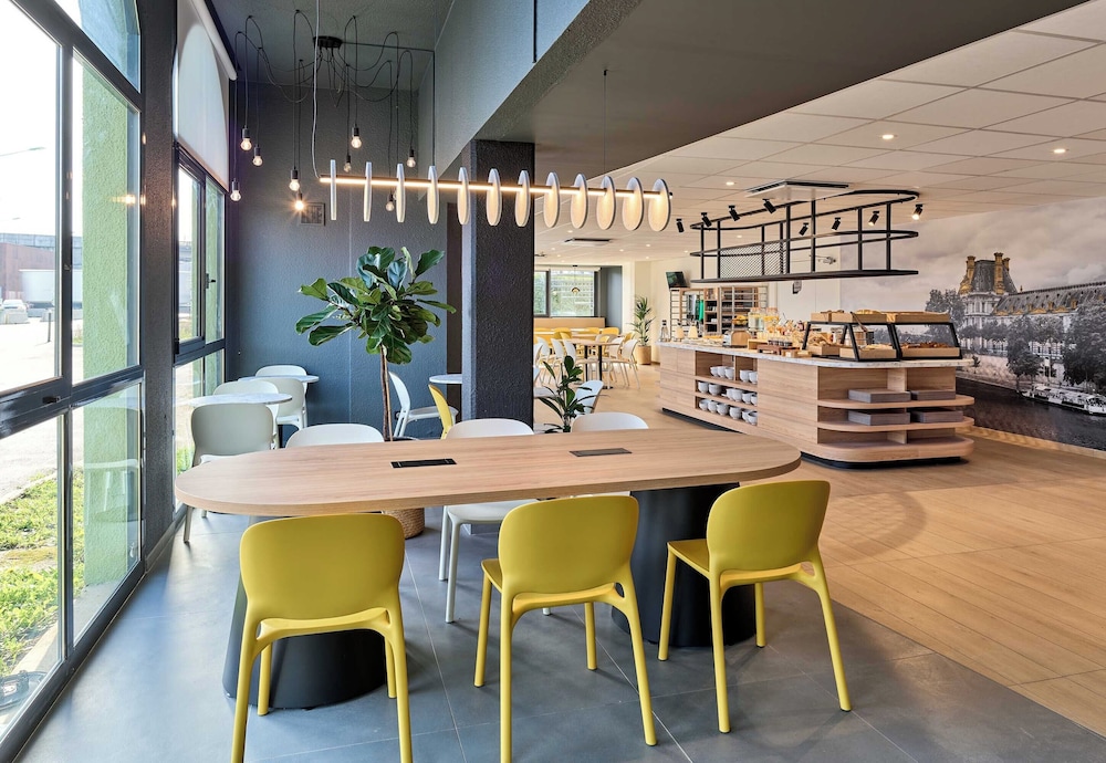 B&B Hotel Paris Vitry-sur-Seine 3 stars 42/55