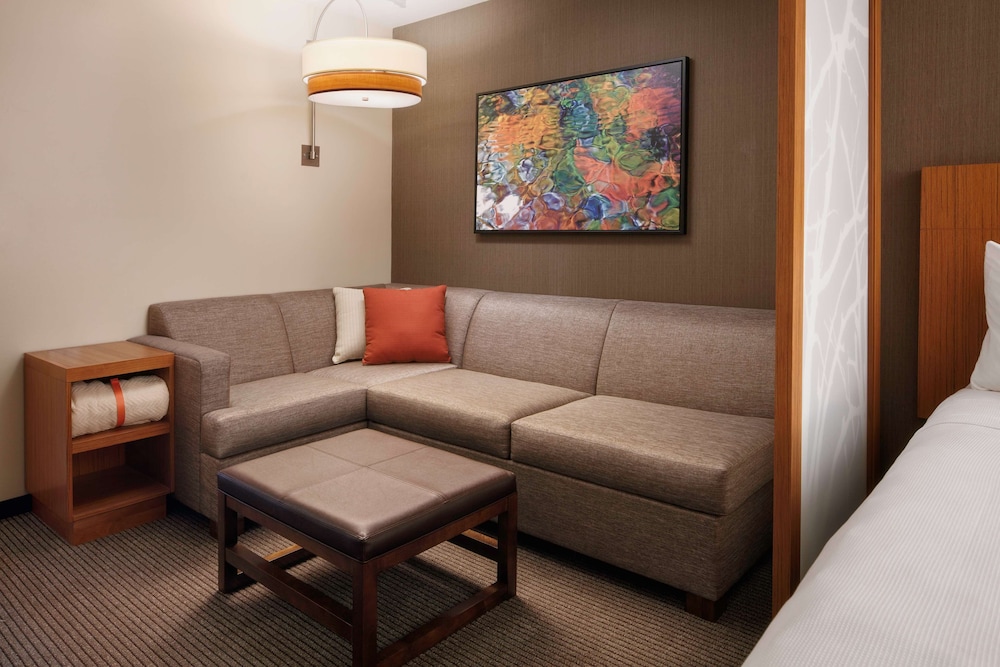 Hyatt Place Knoxville/Downtown 32/72