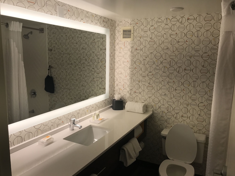 Holiday Inn Orlando International Airport 17/72