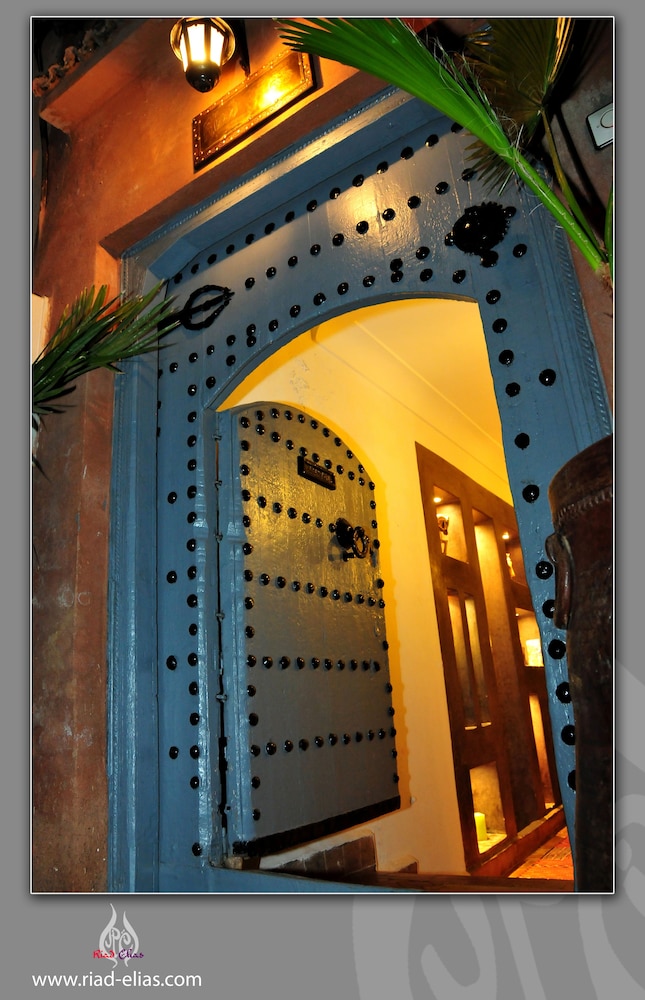 Riad Elias 2/72