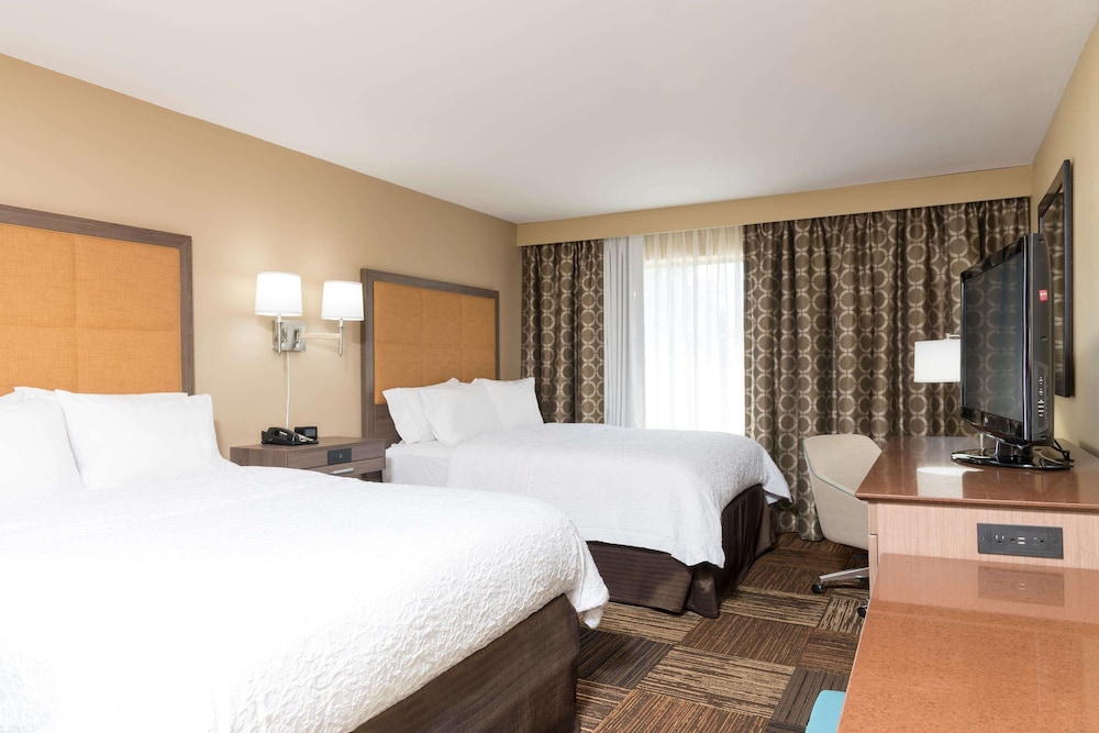 Hampton Inn & Suites Fremont 18/46