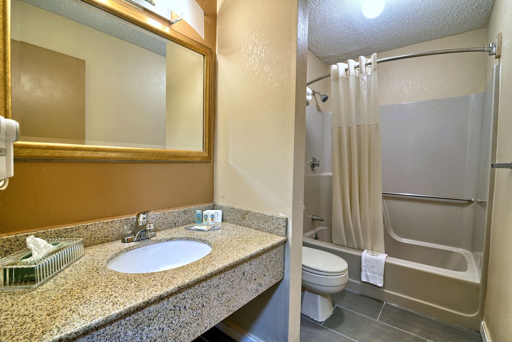 Quality Inn North Conway, NH 17/33