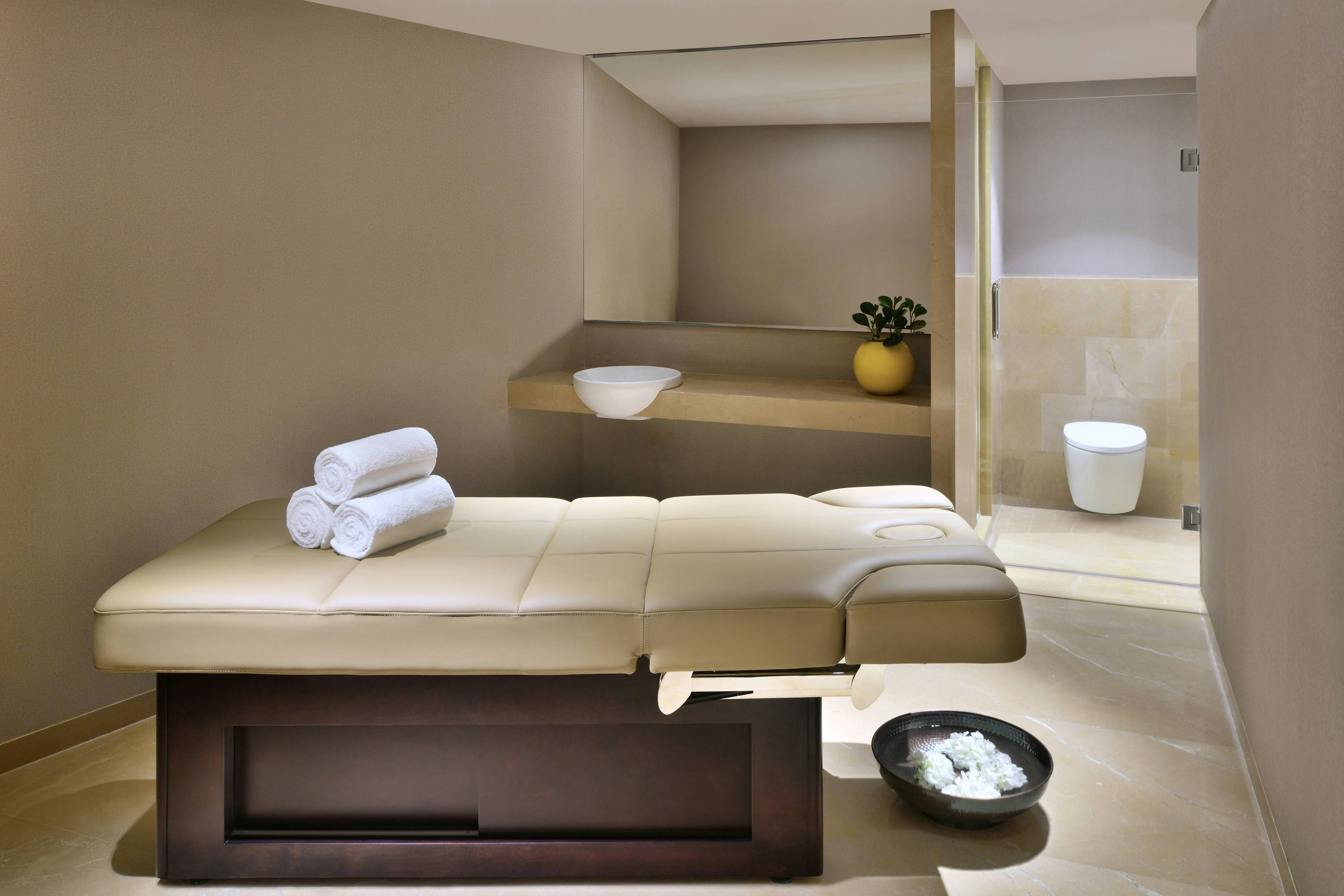 Courtyard by Marriott Nashik 8/17