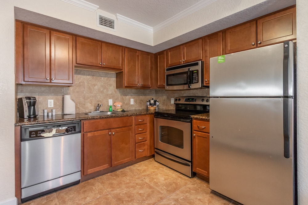 Coconut Cove Suites 22/38