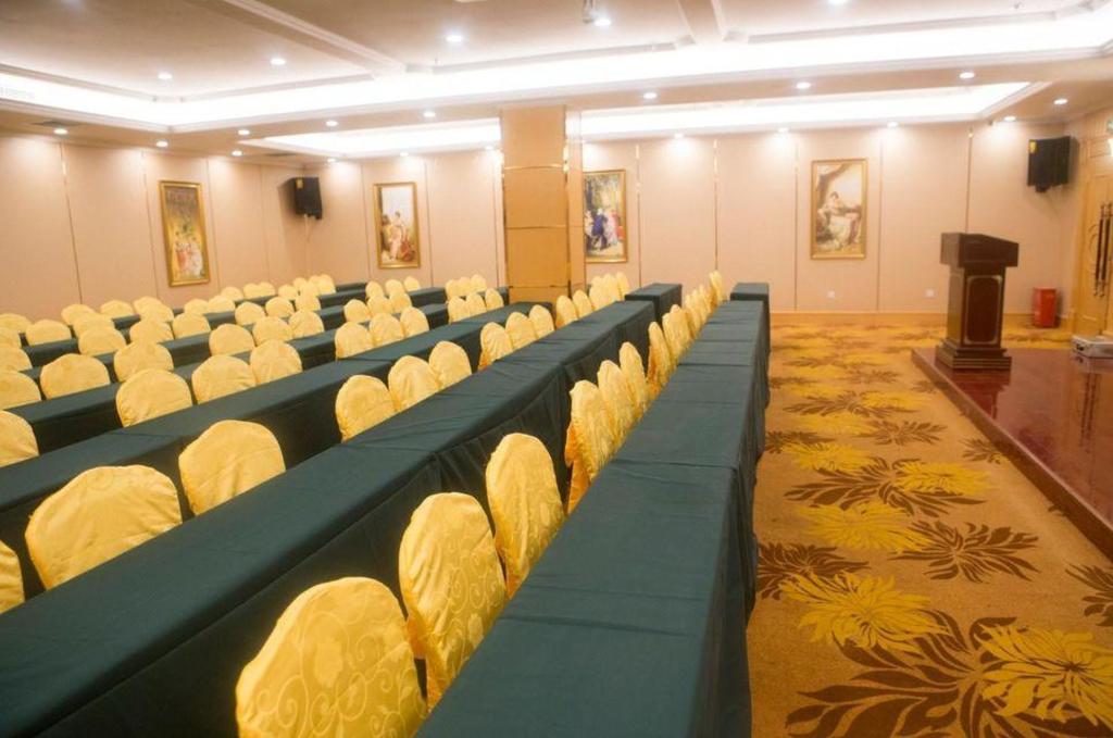 Vienna Hotel (Weihai North High-Speed Railway Station Bathing Beach Shandong University), Weihai 21/23