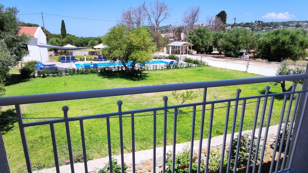 Casa de Rosa Apartments 64/68