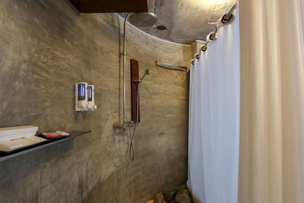 Mo Rooms 49/50