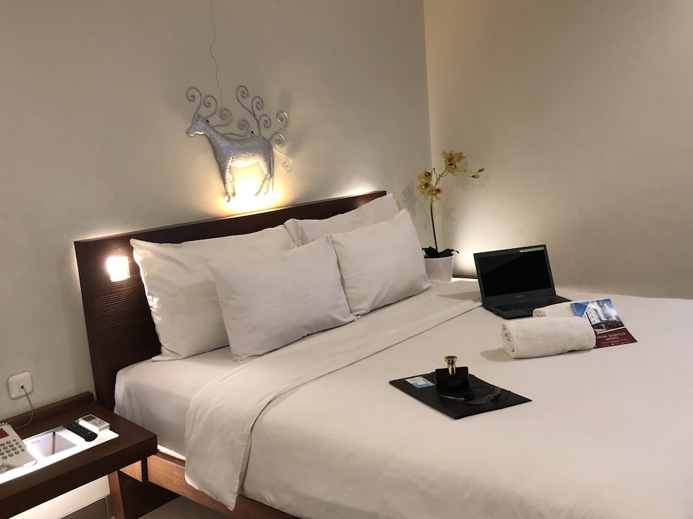 Burza Hotel 10/33