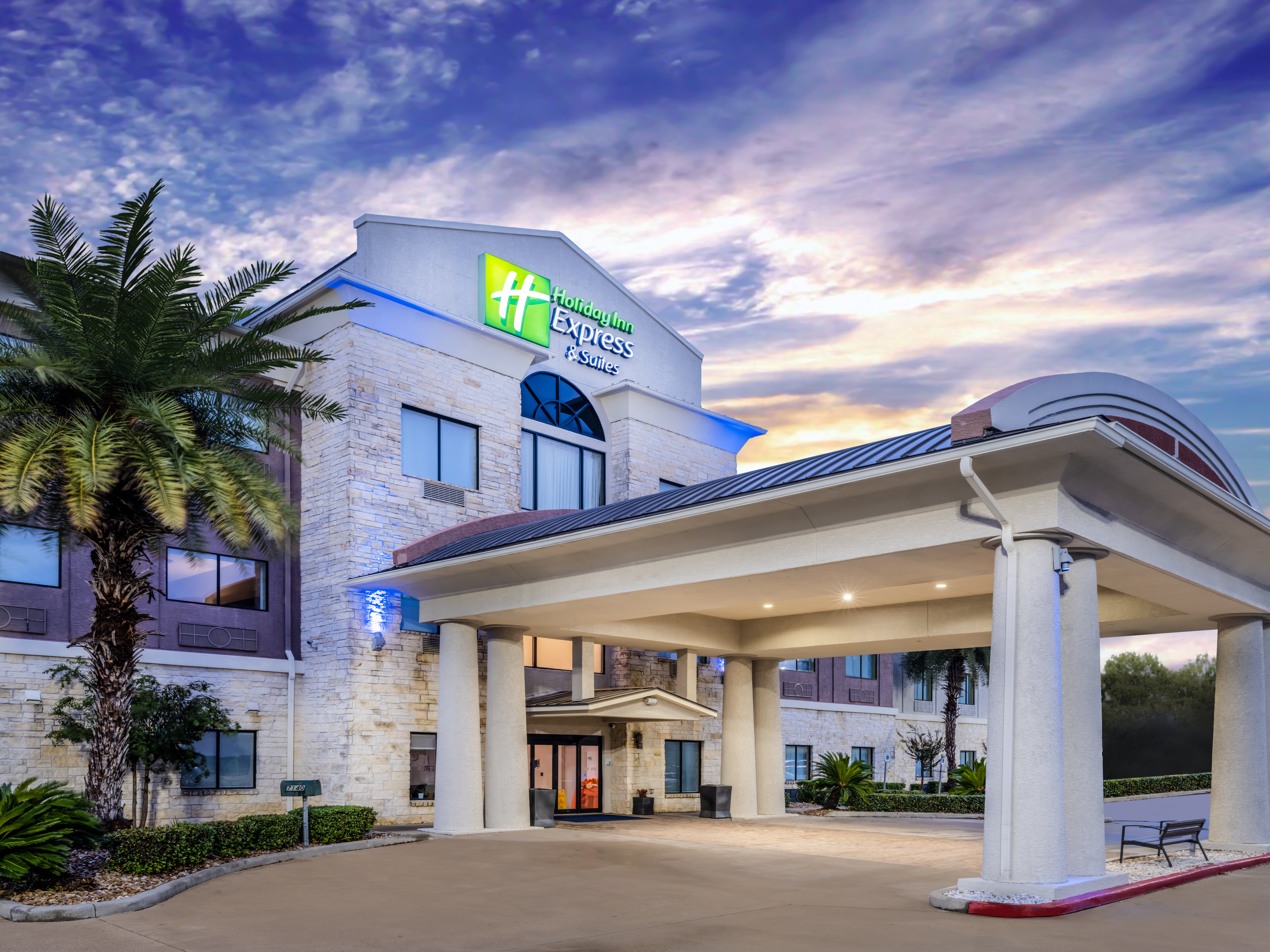 Holiday Inn Express Hotel Suites Beaumont Nw 1/28