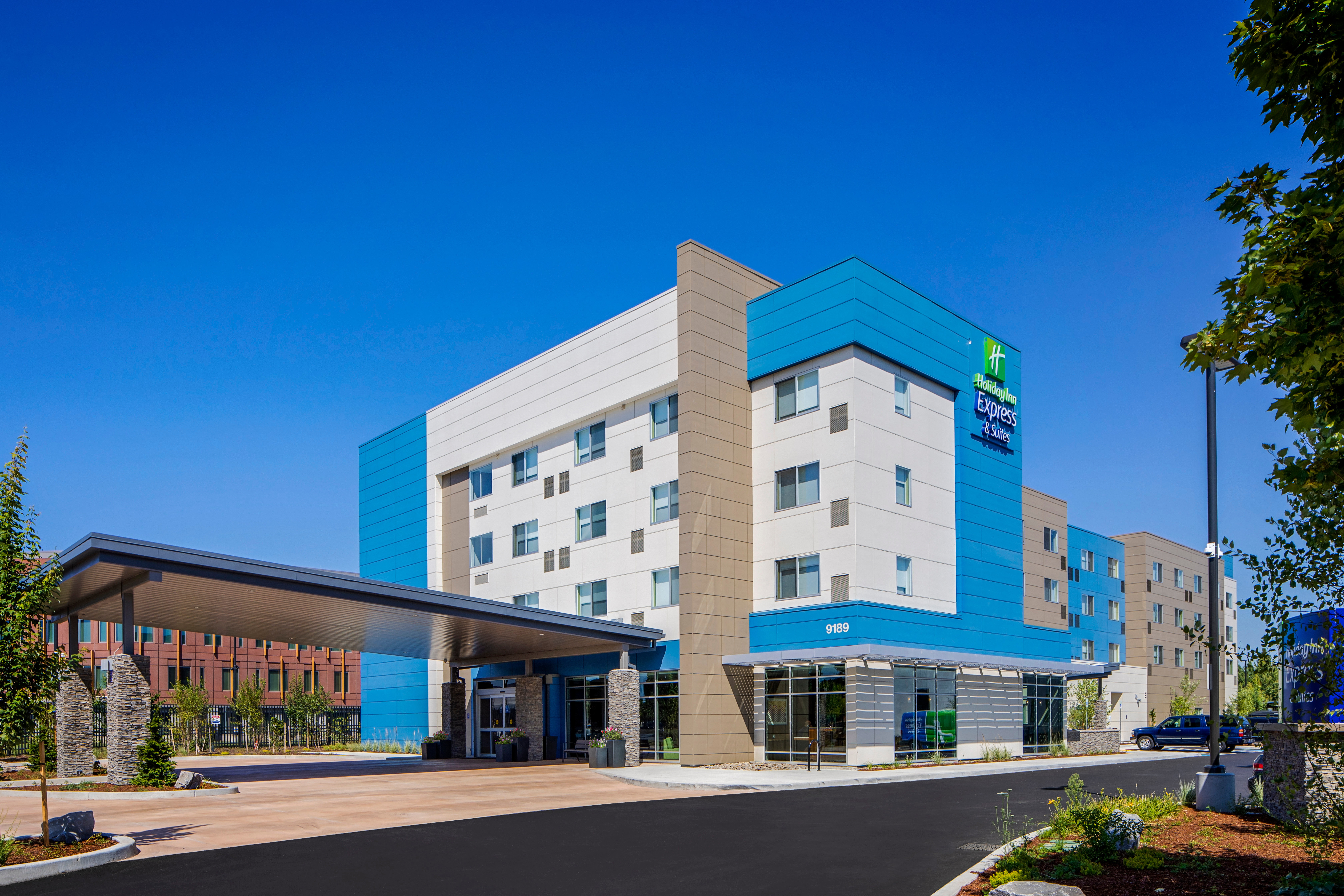 Holiday Inn Express Suites Portland Airport Cascade Stn 6/49