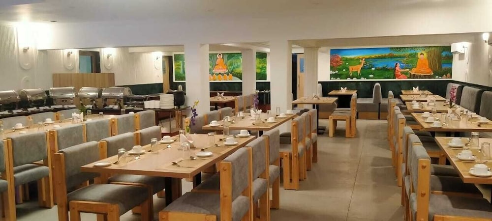 Hotel Sujata 40/64