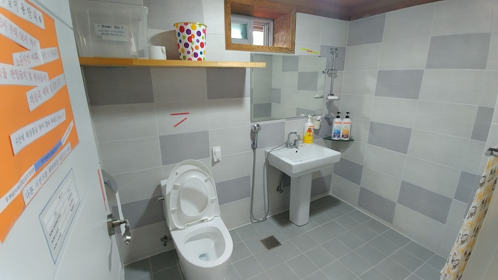 MALE DORM, 8 BEDS