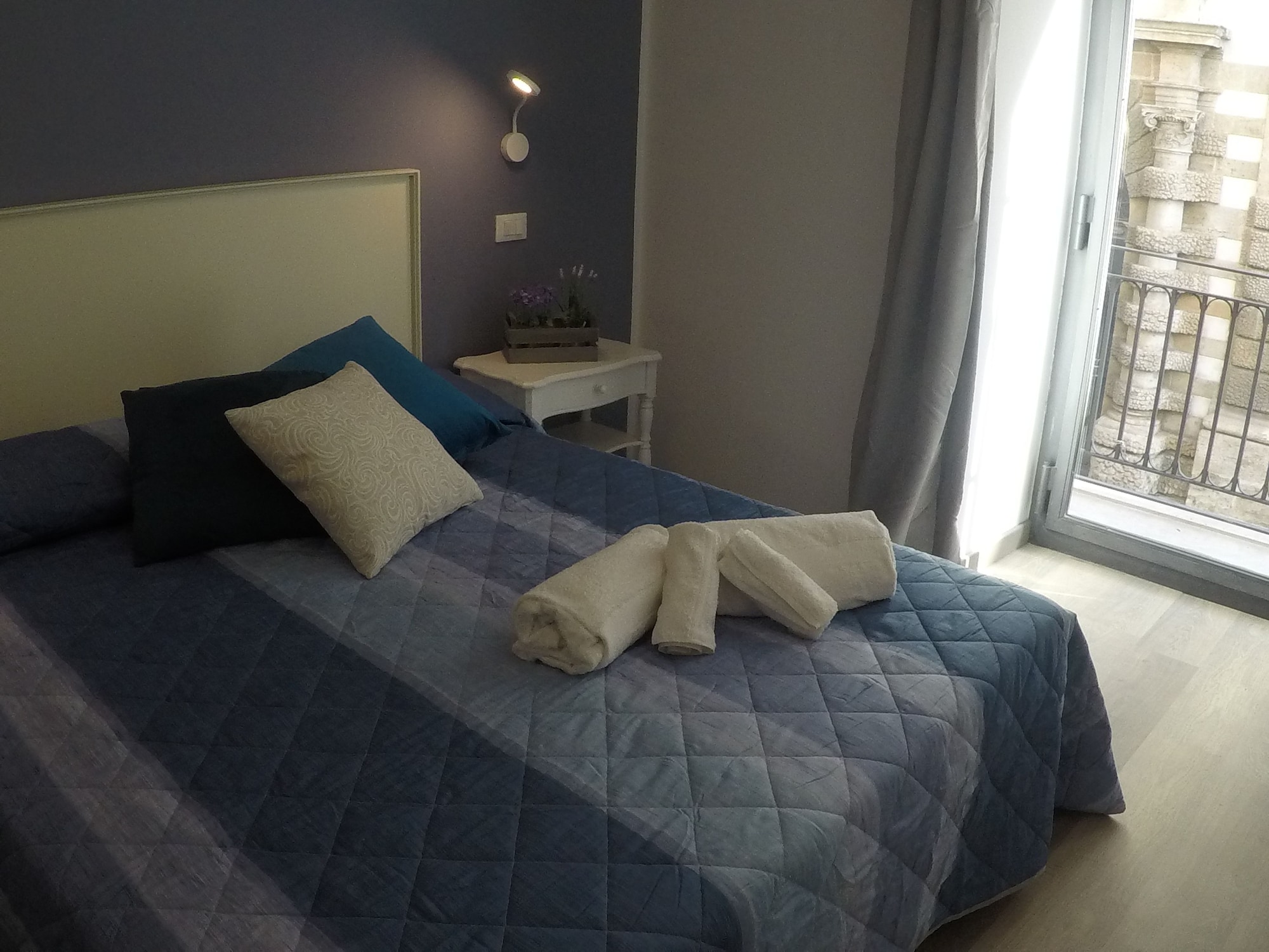 CLASSIC, DOUBLE BED, CITY VIEW