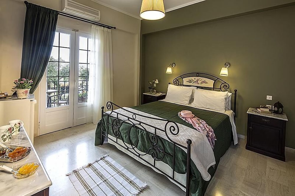 Vassilis Guest House 13/40
