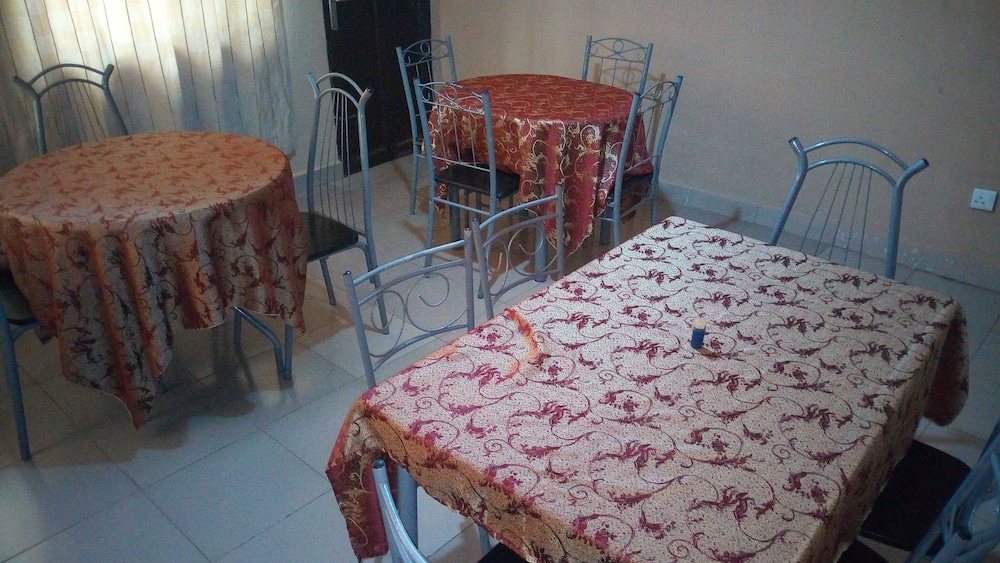 Abal Hall And Hotels 15/18