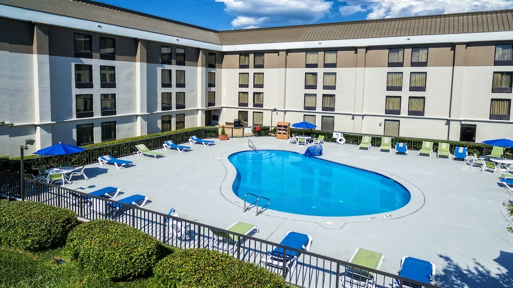 Holiday Inn Express Memphis Medical Center Midtown 3/61