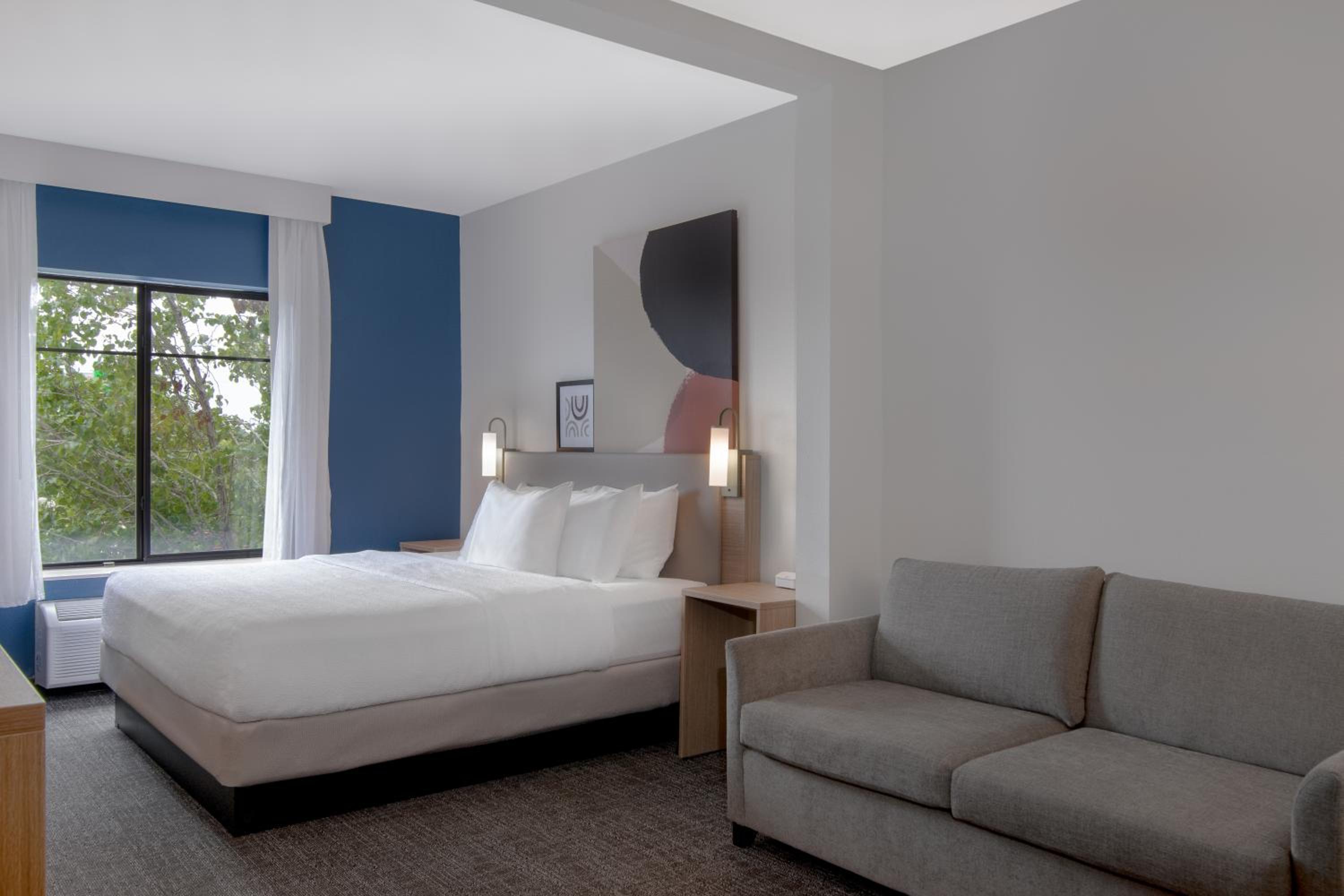 ROOM, KING BED, SOFA